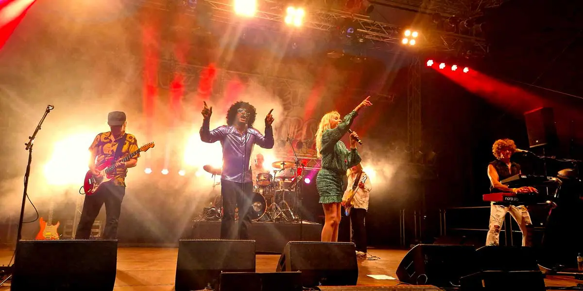 Hot Stuff Live in Alzenau (Foto: Ulrike Hix) Hot Stuff Live in Alzenau (Foto: Ulrike Hix)
