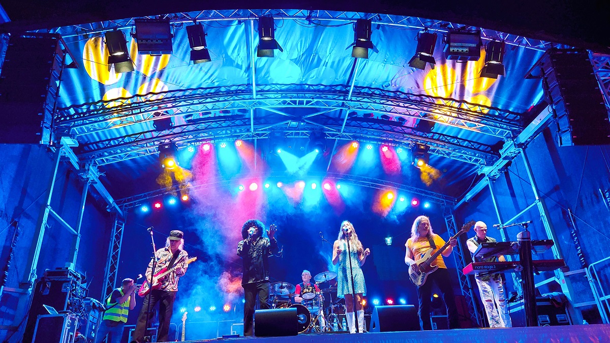 Partyband Hot Stuff live Partyband Hot Stuff live